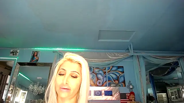 Snapshot of ADRIANNA_FOX chatting on February 2025 01:50:01 PM ADRIANNA FOX online show from February 2025 01:50:01 PM