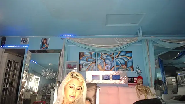 Snapshot of ADRIANNA_FOX chatting on March 2025 01:28:01 AM ADRIANNA FOX online show from March 2025 01:28:01 AM
