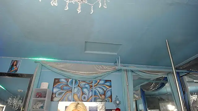 Snapshot of ADRIANNA_FOX chatting on May 2026 11:10:02 PM ADRIANNA FOX online show from May 2026 11:10:02 PM