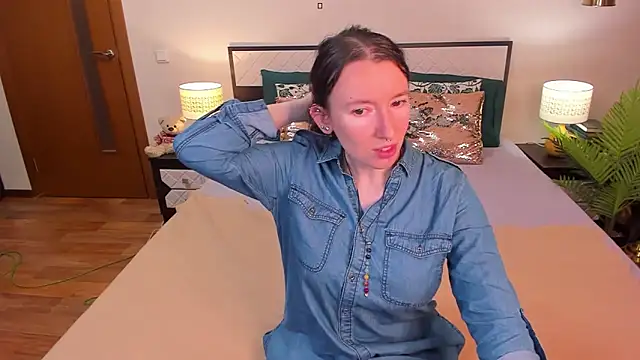 Snapshot of CatherineWalls chatting on May 2026 04:41:01 AM CatherineWalls online show from May 2026 04:41:01 AM