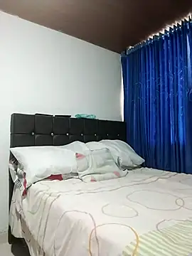 Snapshot of Vicky_Rosse chatting on November 2025 07:14:02 PM Vicky Rosse online show from November 2025 07:14:02 PM