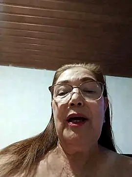 Snapshot of Vicky_Rosse chatting on December 2025 05:08:02 PM Vicky Rosse online show from December 2025 05:08:02 PM