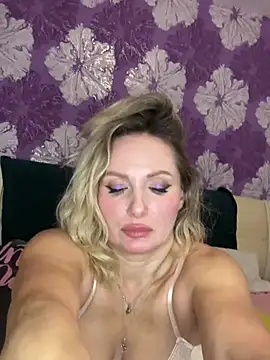 Snapshot of AngelOxy chatting on December 2024 04:46:02 PM AngelOxy online show from December 2024 04:46:02 PM