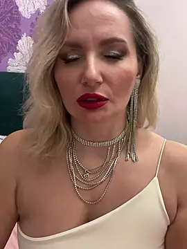 Snapshot of AngelOxy chatting on December 2024 02:34:02 PM AngelOxy online show from December 2024 02:34:02 PM