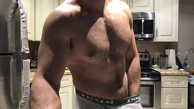 Snapshot of BigGuyMuscle chatting on June 2026 11:57:02 PM BigGuyMuscle online show from June 2026 11:57:02 PM