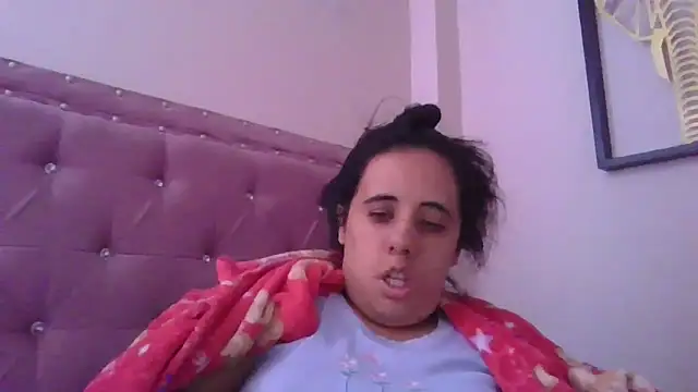 Snapshot of annarose19 chatting on October 2025 05:57:02 PM annarose19 online show from October 2025 05:57:02 PM