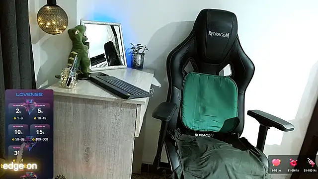 Snapshot of piter_berlin chatting on February 2025 11:04:01 PM piter berlin online show from February 2025 11:04:01 PM