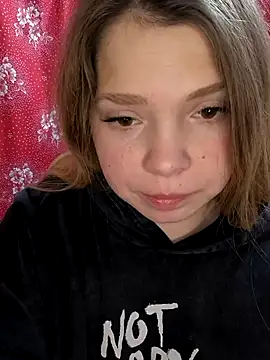 Zuli Kiska online show from November 2025 08:52:01 PM