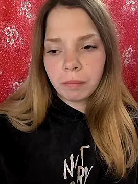 Snapshot of Zuli_Kiska chatting on April 2026 10:46:01 AM Zuli Kiska online show from April 2026 10:46:01 AM