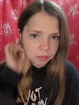 Snapshot of Zuli_Kiska chatting on May 2026 05:47:01 AM Zuli Kiska online show from May 2026 05:47:01 AM