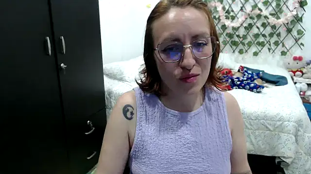 kittykalor09 online show from February 2026 03:21:02 AM