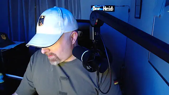 DerPornoPete online show from December 2024 03:32:01 AM