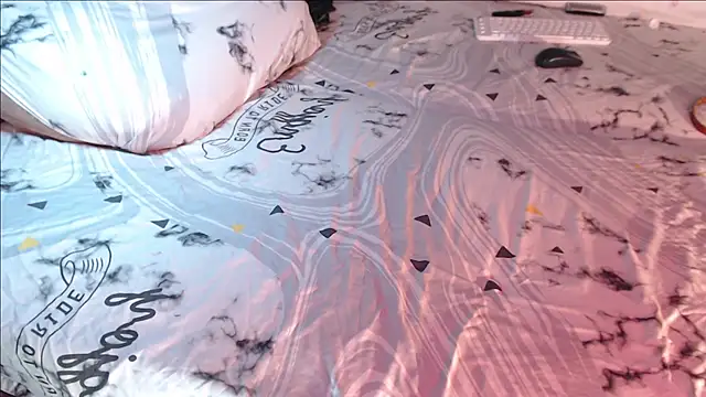 Q T pie online show from December 2024 04:45:01 AM