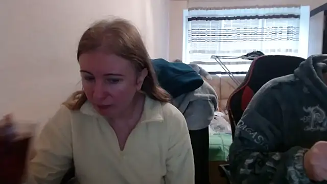 PeterAndJen online show from November 2025 07:52:01 AM