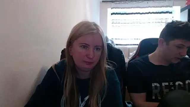 Snapshot of PeterAndJen chatting on May 2026 05:12:01 AM PeterAndJen online show from May 2026 05:12:01 AM
