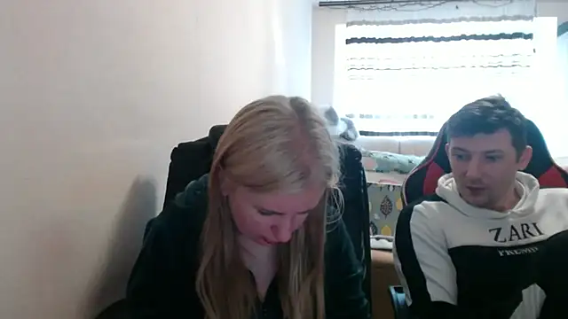 Snapshot of PeterAndJen chatting on May 2026 07:27:01 AM PeterAndJen online show from May 2026 07:27:01 AM