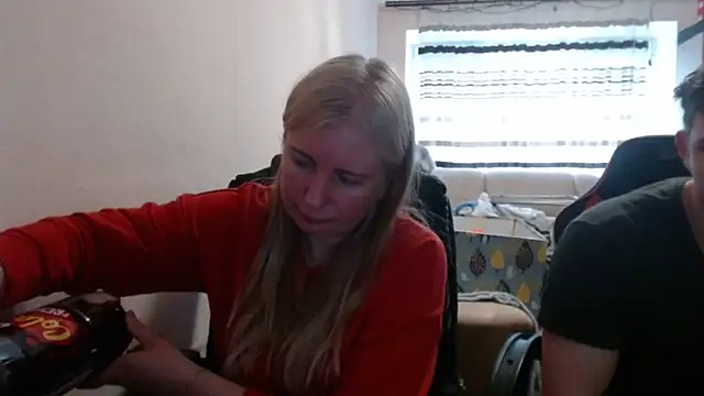Snapshot of PeterAndJen chatting on May 2026 05:07:02 PM PeterAndJen online show from May 2026 05:07:02 PM
