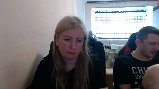 Snapshot of PeterAndJen chatting on May 2026 05:56:01 AM PeterAndJen online show from May 2026 05:56:01 AM