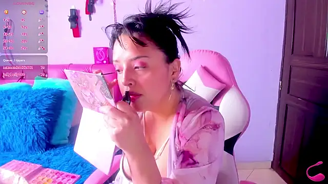 crissn0707 online show from November 2025 12:16:02 PM