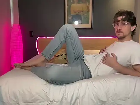 mcklister kinky feets online show from February 2026 09:33:02 PM