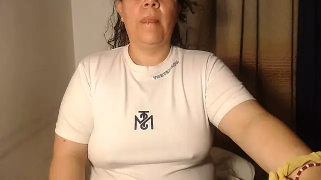 Snapshot of agathamiller01 chatting on April 2026 10:41:02 AM agathamiller01 online show from April 2026 10:41:02 AM