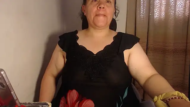 Snapshot of agathamiller01 chatting on May 2026 11:27:01 AM agathamiller01 online show from May 2026 11:27:01 AM