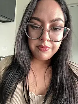 MileyGia online show from February 2026 09:18:02 PM