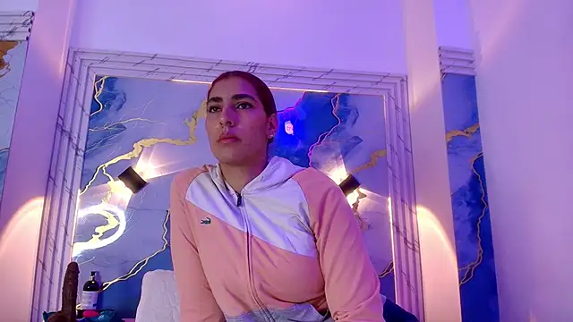 lorrayne  online show from November 2025 12:19:02 PM