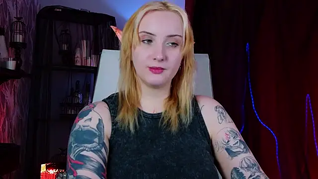 Snapshot of AsheLucker chatting on May 2026 02:30:01 AM AsheLucker online show from May 2026 02:30:01 AM