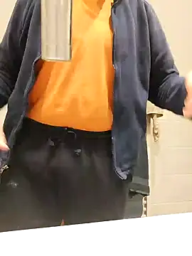 Snapshot of Einhorn527 chatting on December 2024 05:59:02 PM Einhorn527 online show from December 2024 05:59:02 PM