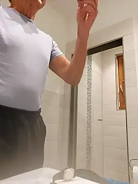 Snapshot of Einhorn527 chatting on October 2025 05:02:02 PM Einhorn527 online show from October 2025 05:02:02 PM