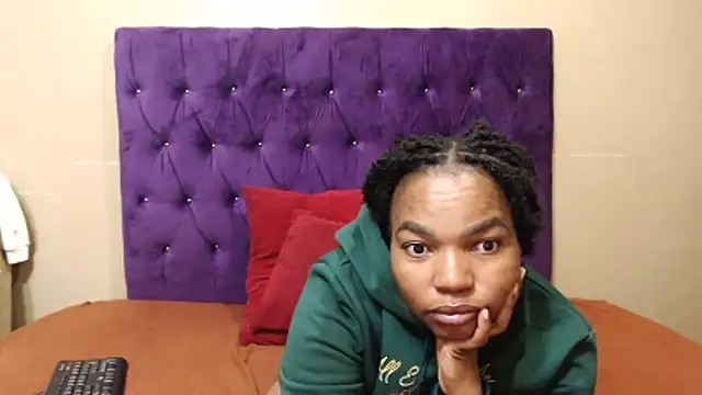 Snapshot of EBONYBUSTYY chatting on May 2026 05:31:01 PM EBONYBUSTYY online show from May 2026 05:31:01 PM