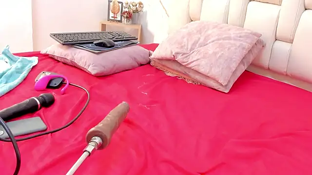 IsiisLovei online show from February 2025 02:13:02 PM