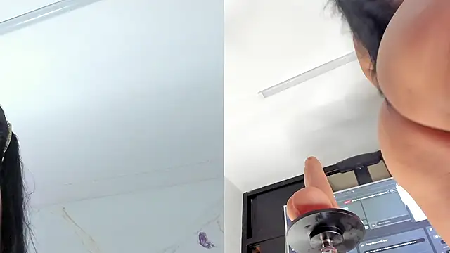 IsiisLovei online show from February 2026 03:18:02 PM