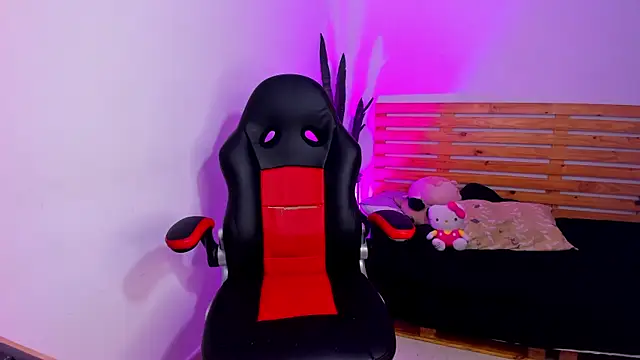 Snapshot of MaryJaneDove chatting on February 2025 02:59:02 AM MaryJaneDove online show from February 2025 02:59:02 AM