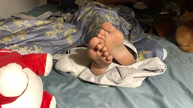 Snapshot of RiderFloor chatting on December 2025 10:50:01 PM RiderFloor online show from December 2025 10:50:01 PM