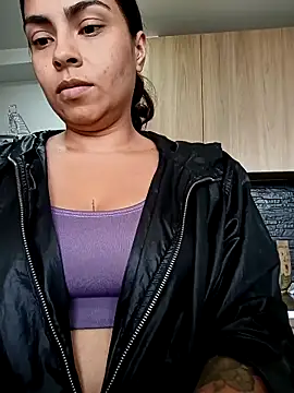 Snapshot of Ivanna2 chatting on May 2026 03:52:01 PM Ivanna2 online show from May 2026 03:52:01 PM