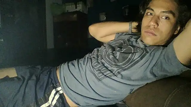AlexAlejandro13 online show from May 2026 09:26:01 AM