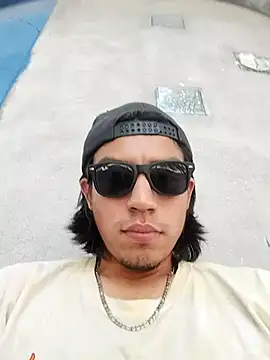 AlexAlejandro13 online show from May 2026 08:36:01 PM