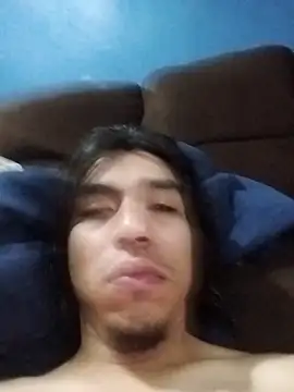 AlexAlejandro13 online show from May 2026 06:20:01 PM