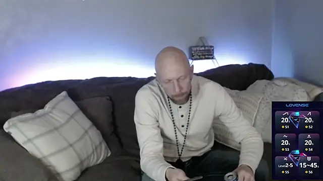 MaxRouger online show from October 2025 06:47:01 AM