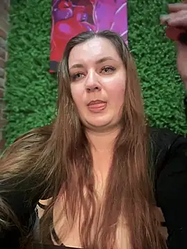 CandyShoopp online show from February 2025 04:00:02 PM