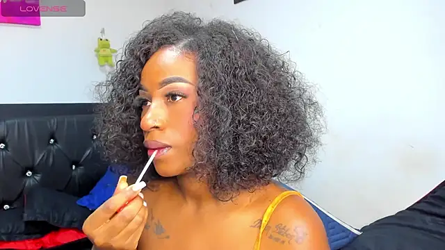 Brandiibrow online show from March 2025 10:33:01 PM