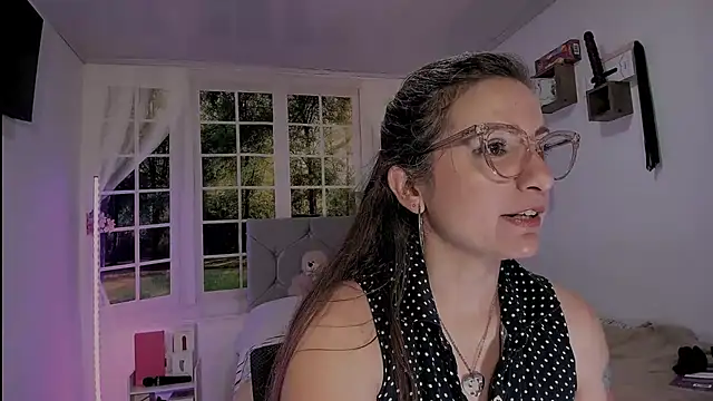 vanessabrown  online show from April 2026 03:39:02 PM