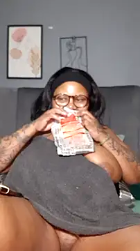 Snapshot of PearlSexxy69 chatting on February 2026 06:20:01 PM PearlSexxy69 online show from February 2026 06:20:01 PM