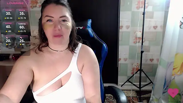 Korolek12 online show from November 2025 04:56:01 AM