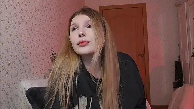 Snapshot of _aleksa_ chatting on December 2024 12:30:01 PM aleksa online show from December 2024 12:30:01 PM