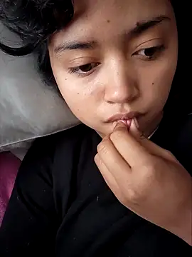 Peach Girll online show from March 2025 03:35:02 PM