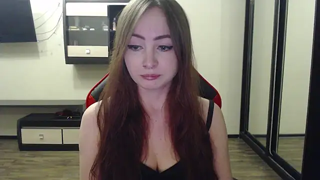 Laralianna online show from February 2025 04:34:02 PM