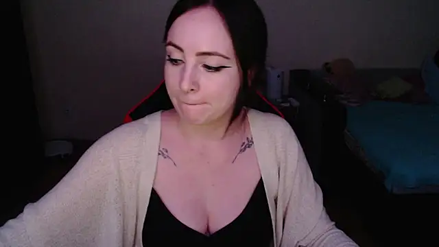 Laralianna online show from October 2025 08:00:02 PM